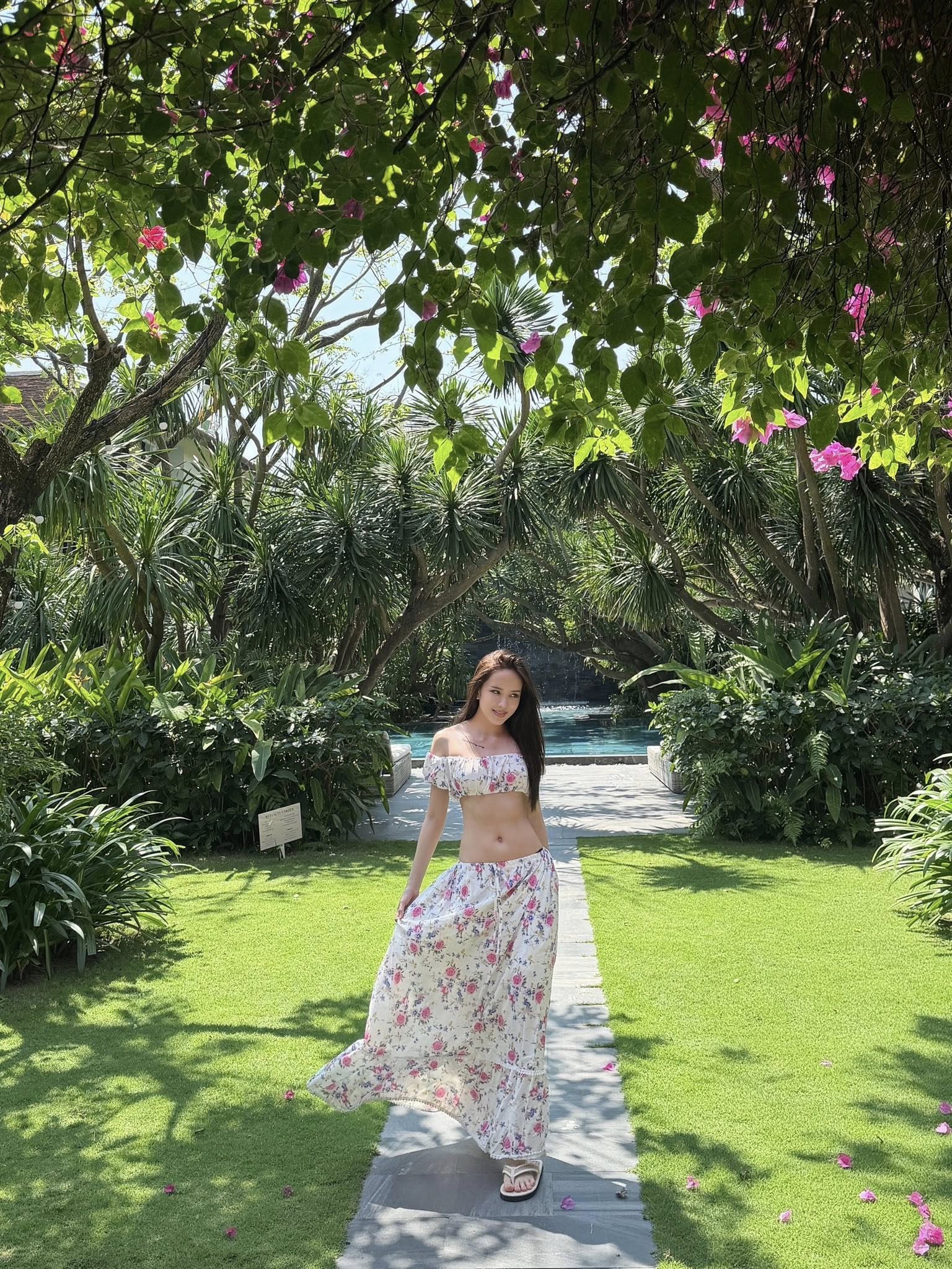 Thiều Bảo Trâm Kicks Off Bikini Season with Stunning Beach Looks 11 Thiều Bảo Trâm beach photoshoot