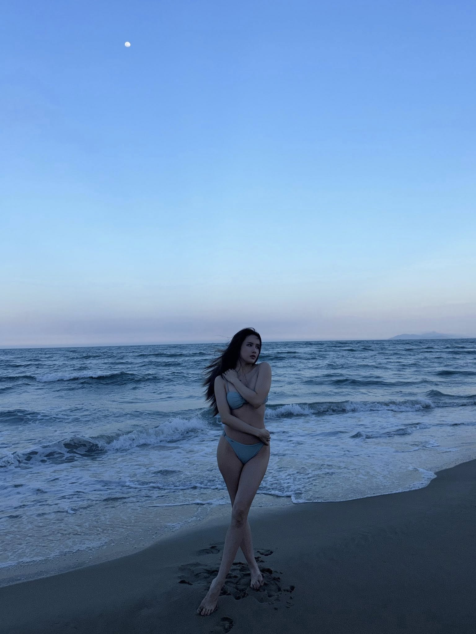 Thiều Bảo Trâm Kicks Off Bikini Season with Stunning Beach Looks 2 Thiều Bảo Trâm beach photoshoot