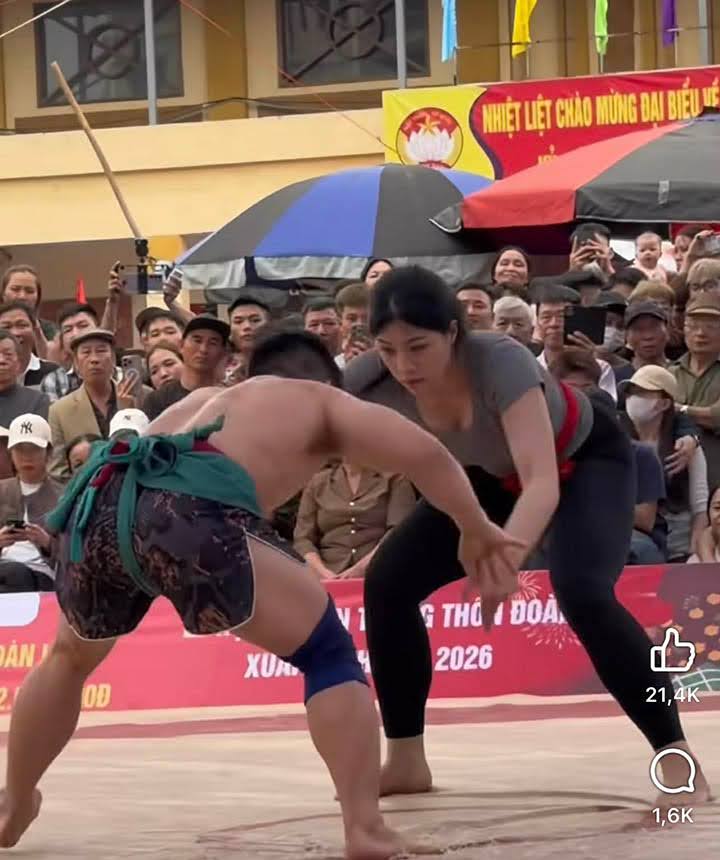 Anh Tho Shakes Up Bac Ninh Wrestling Scene with Stunning Wins 1 Anh Tho wrestling at Bac Ninh festival