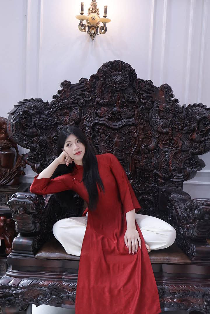 Anh Tho Shakes Up Bac Ninh Wrestling Scene with Stunning Wins 5 Anh Tho at the festival