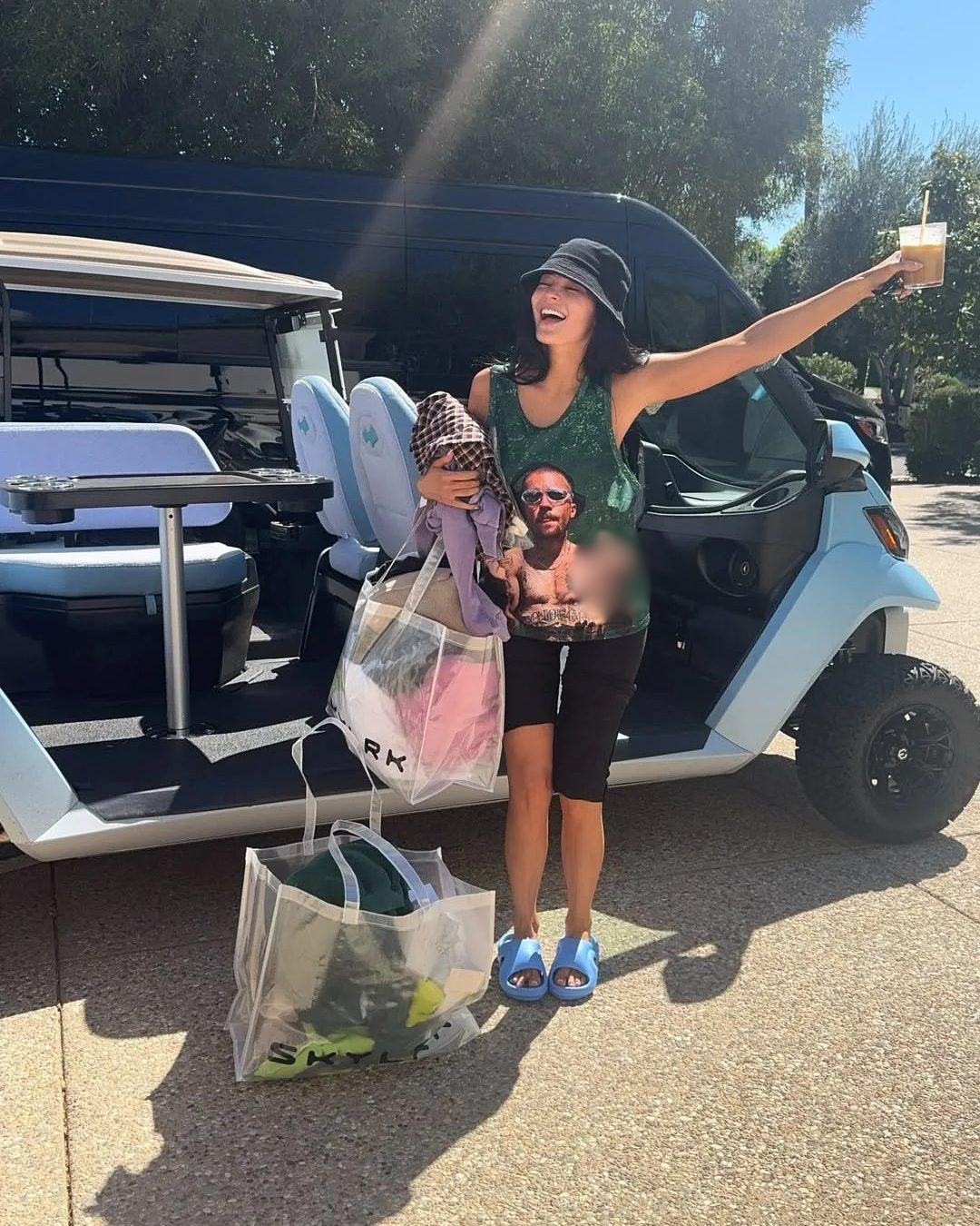 Did Kylie Jenner’s Breast Implant Rupture at Coachella? 9 Kylie Jenner shows off her shopping spree at SKYLRK supporting the Biebers.