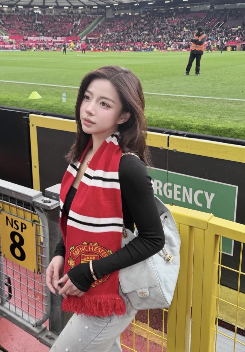 Hằng Phan at Old Trafford stadium