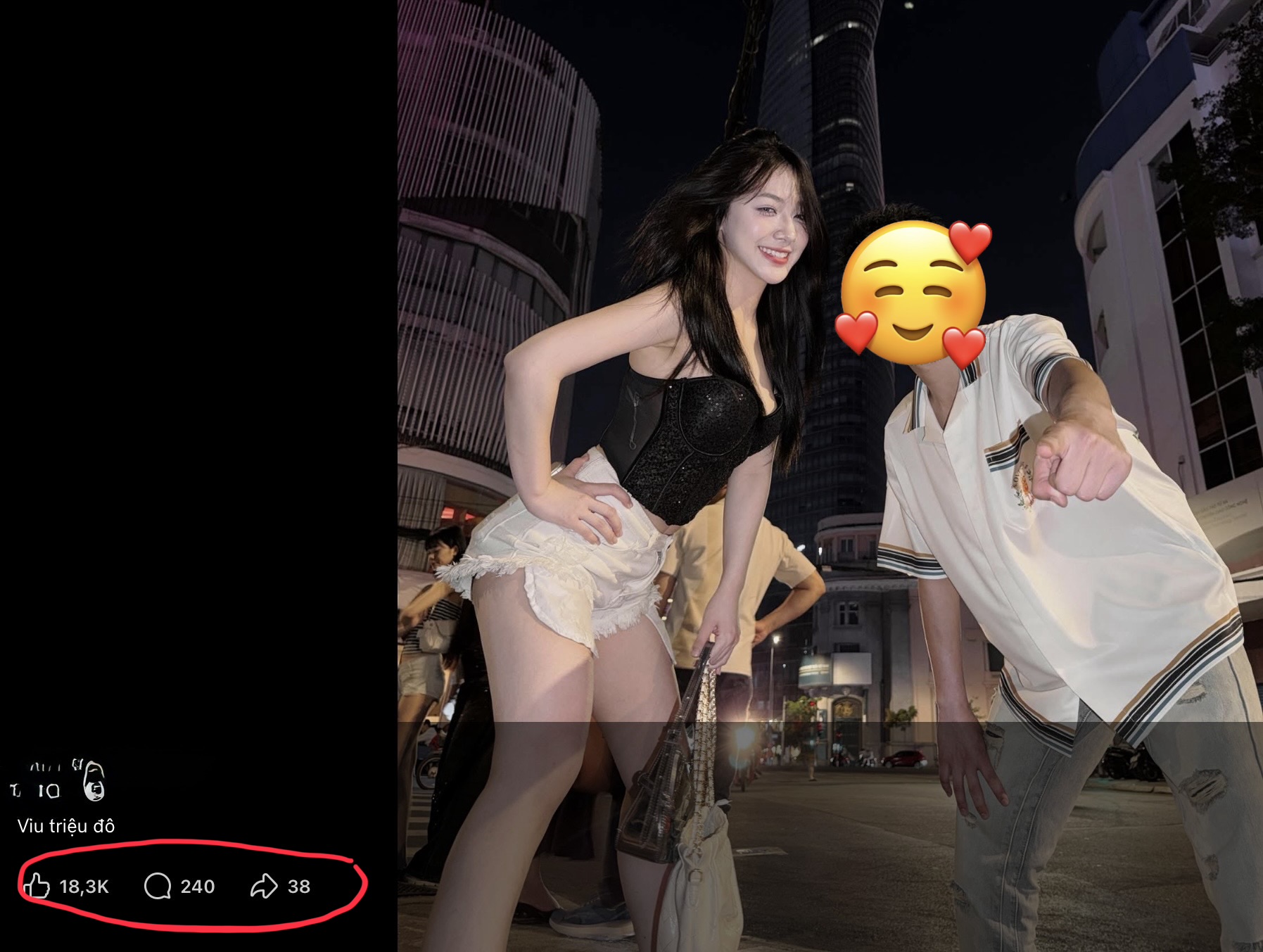 Tran Ha Linh and fan photo