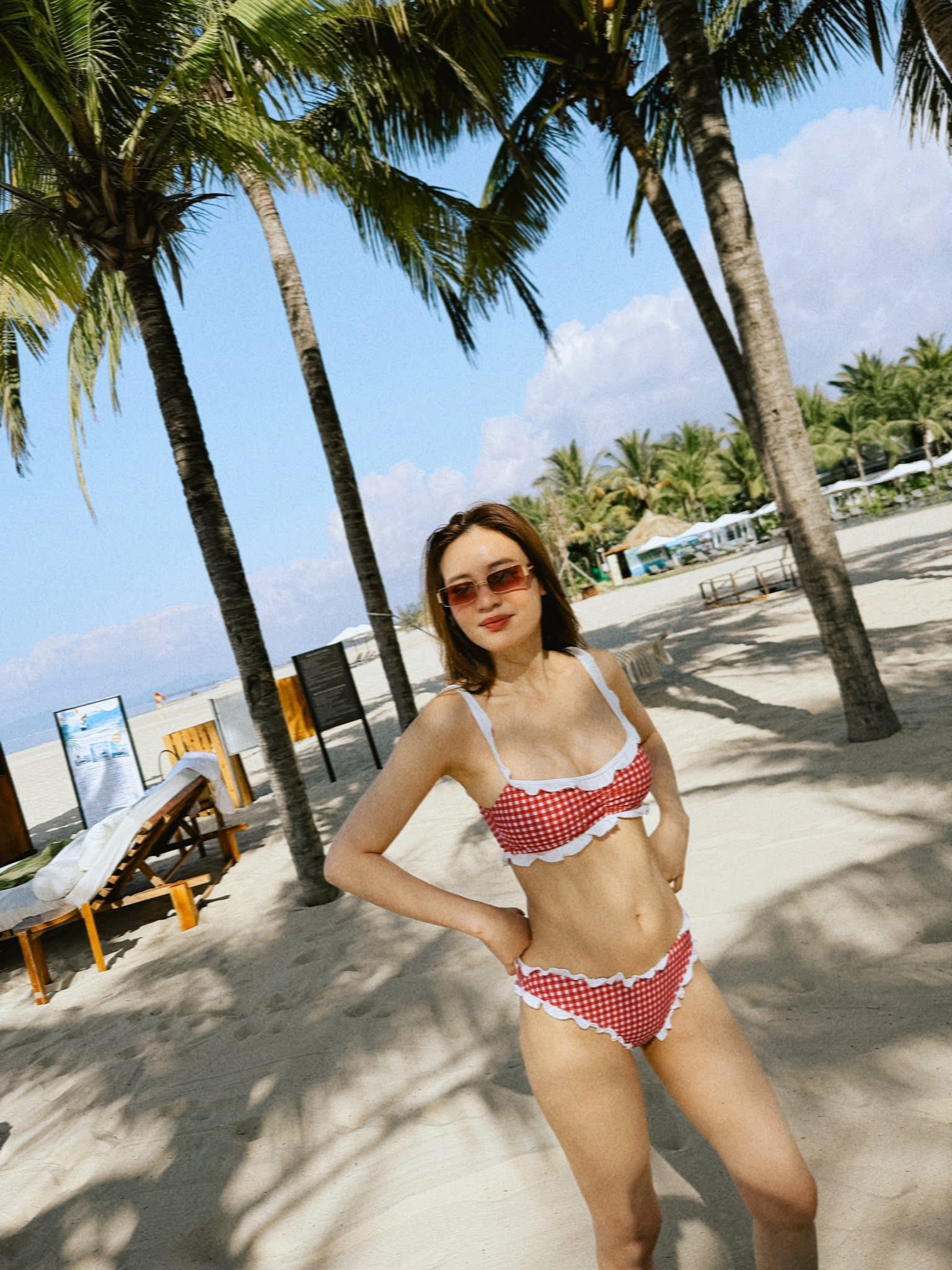 Lan Ngọc embracing natural beauty