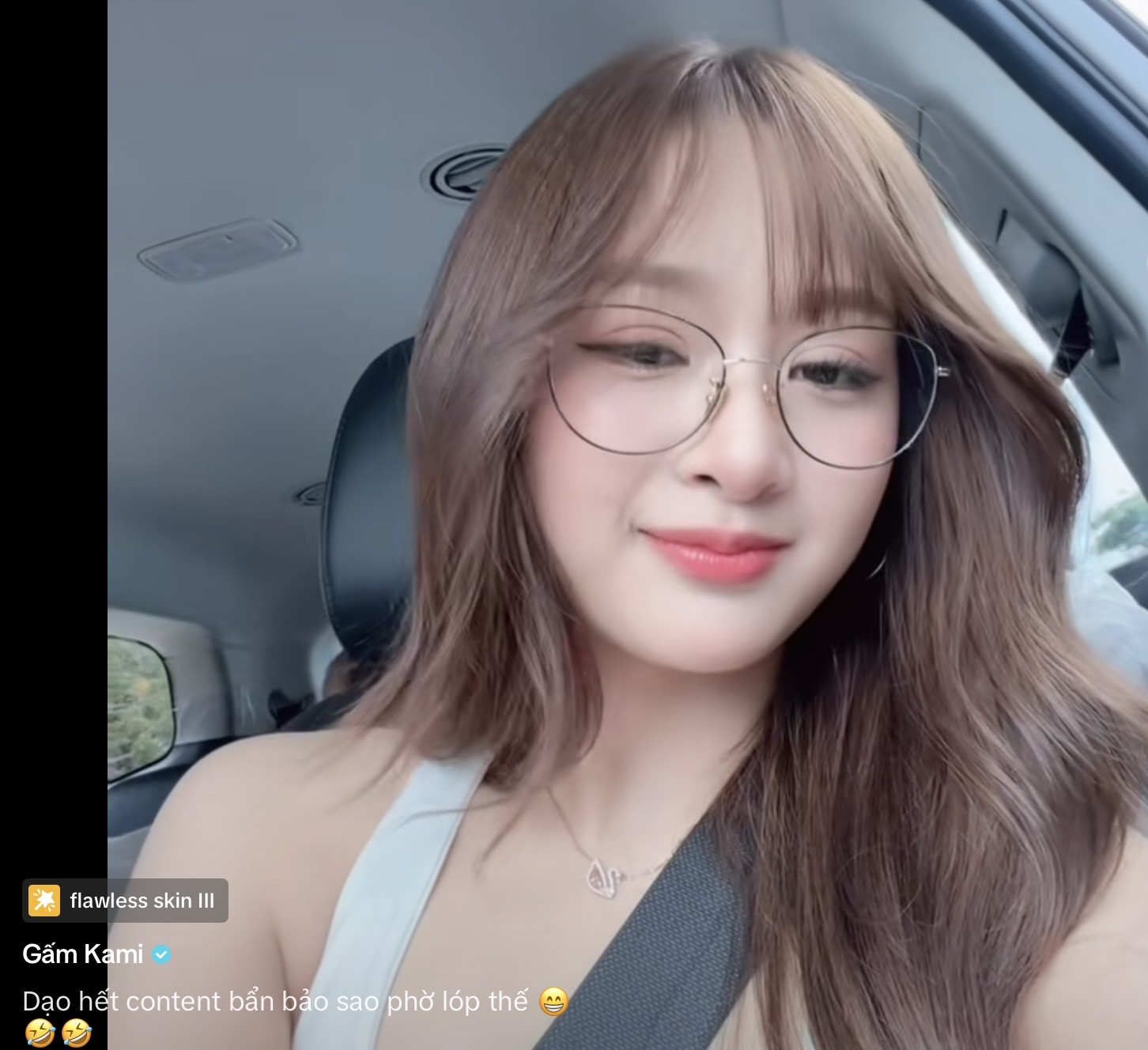Gấm Kami close-up video response