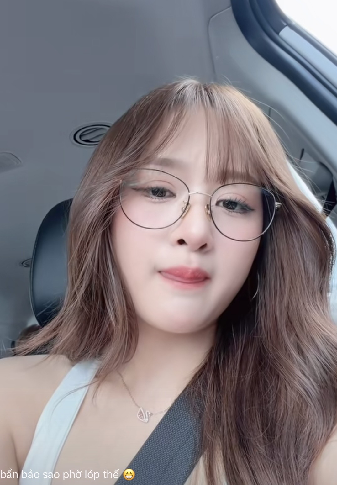 Gấm Kami close-up video