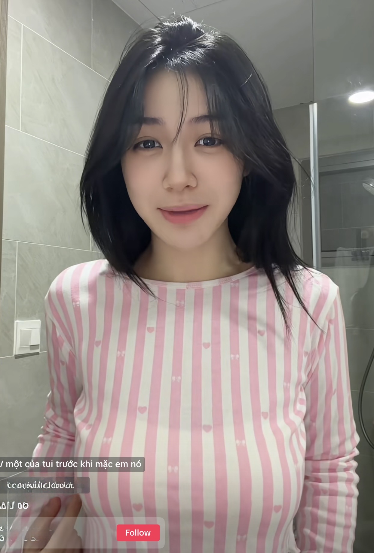 Trần Hà Linh’s New Look Has Fans Doing a Double Take 2 Screenshot from Trần Hà Linh's affiliate video showing her casual look
