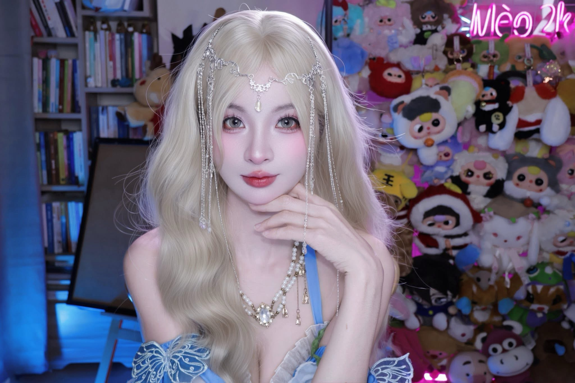 Streamer Mèo 2k4 Shuts Down Plastic Surgery Rumors with Game Meme 4 Mèo 2k4 in fairy costume with perfect makeup