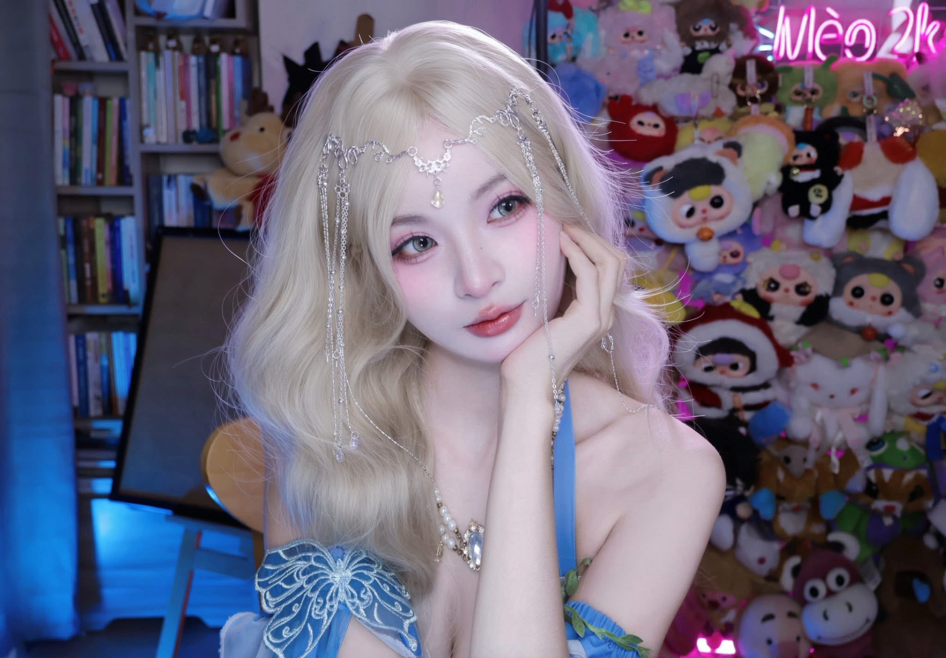 Streamer Mèo 2k4 Shuts Down Plastic Surgery Rumors with Game Meme 3 Mèo 2k4 gaming setup and rare skins
