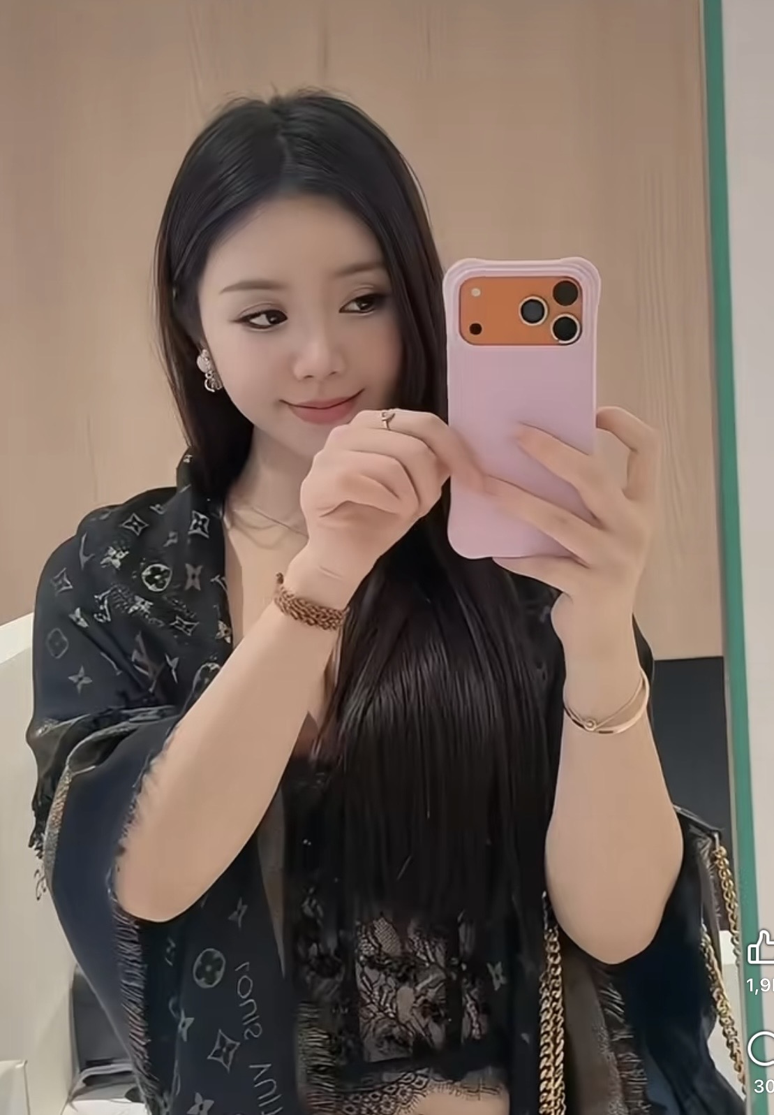 Quỳnh Kool's powerful smile