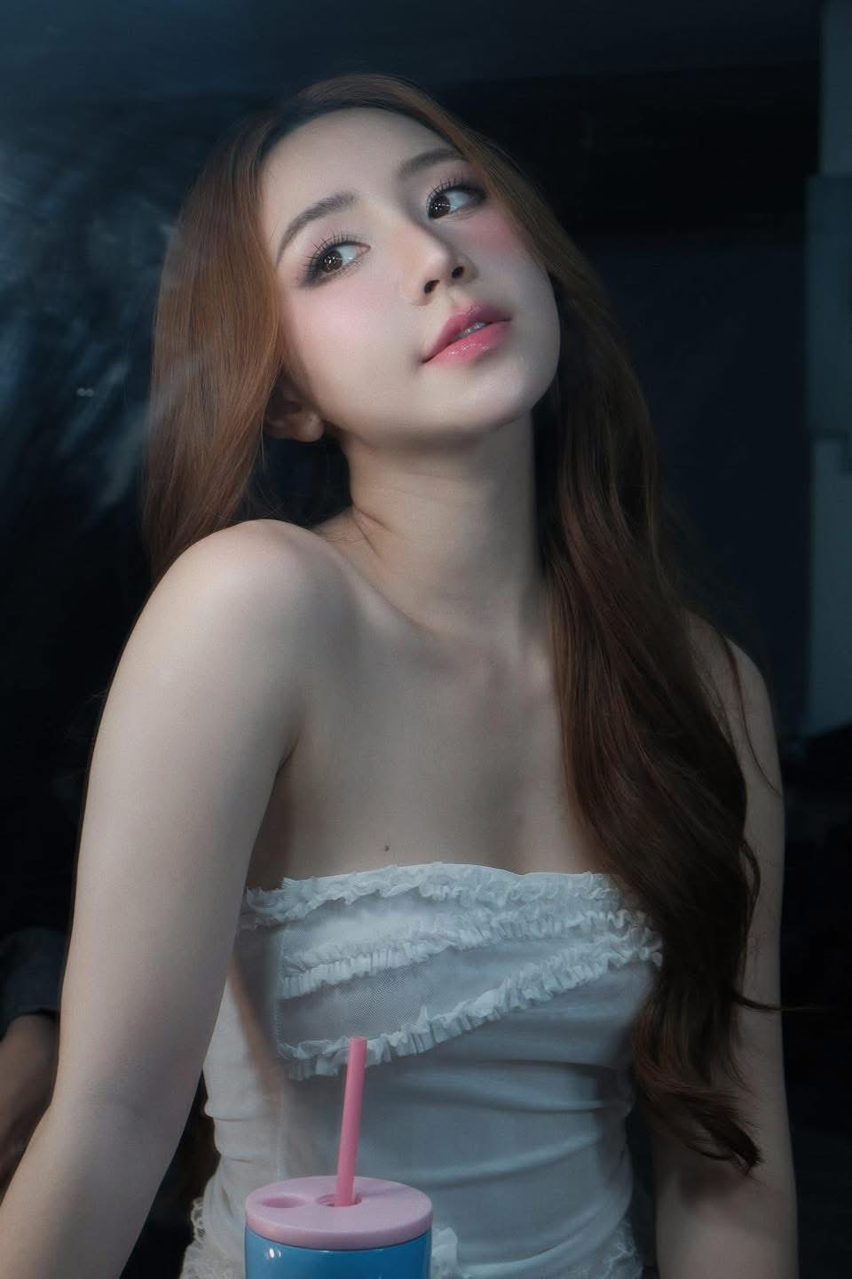 Quỳnh Kool slaying the giật giật trend