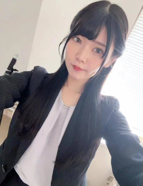 Everyday Moments of Japan’s Top Hot Girls Show a Different Side 14 screenshot16 143501 1776243559201 17762435594881118171721