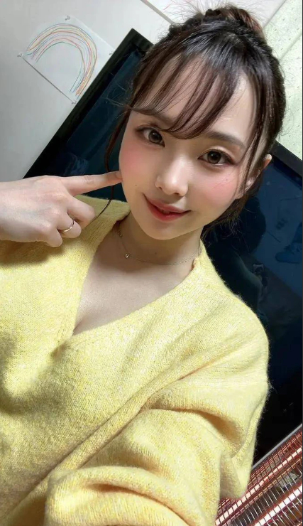 Everyday Moments of Japan’s Top Hot Girls Show a Different Side 16 screenshot18 143541 1776243561244 17762435614461436962945