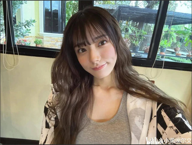 Everyday Moments of Japan’s Top Hot Girls Show a Different Side 17 screenshot19 143602 1776243562090 17762435624351638979623
