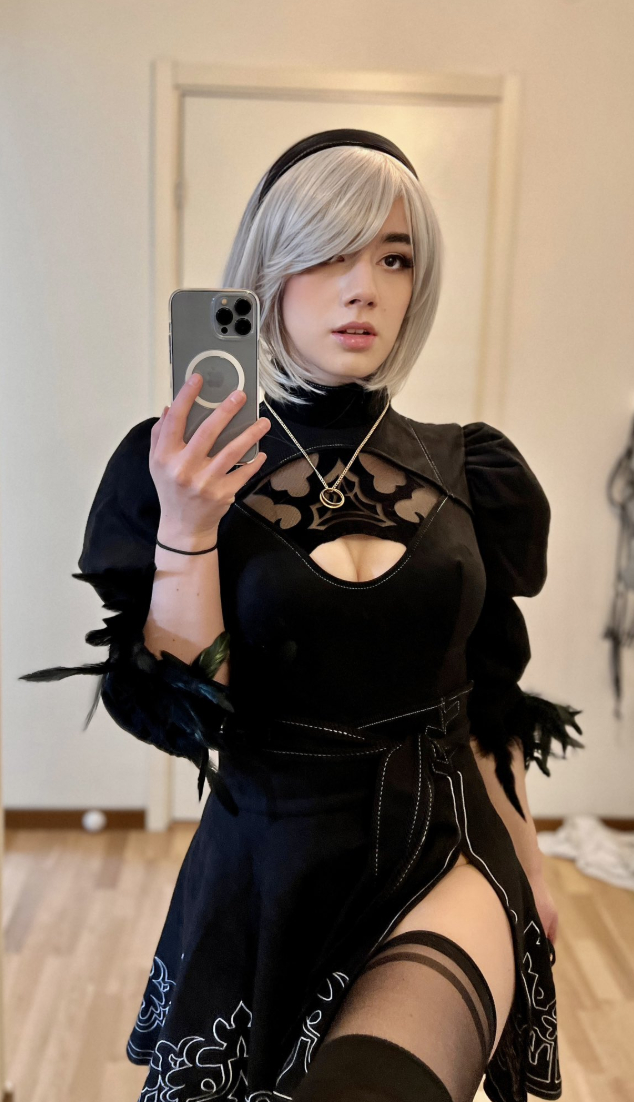 MissMikkaa cosplay outfit details