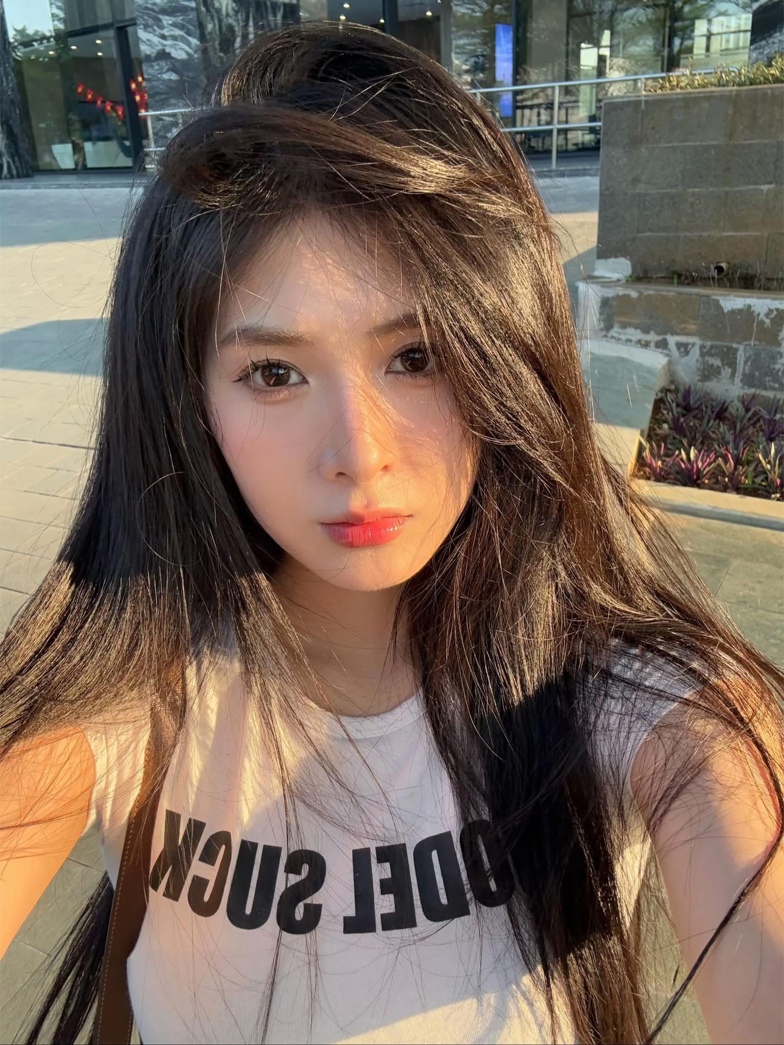 Quỳnh Alee summer photoshoot fan favorite