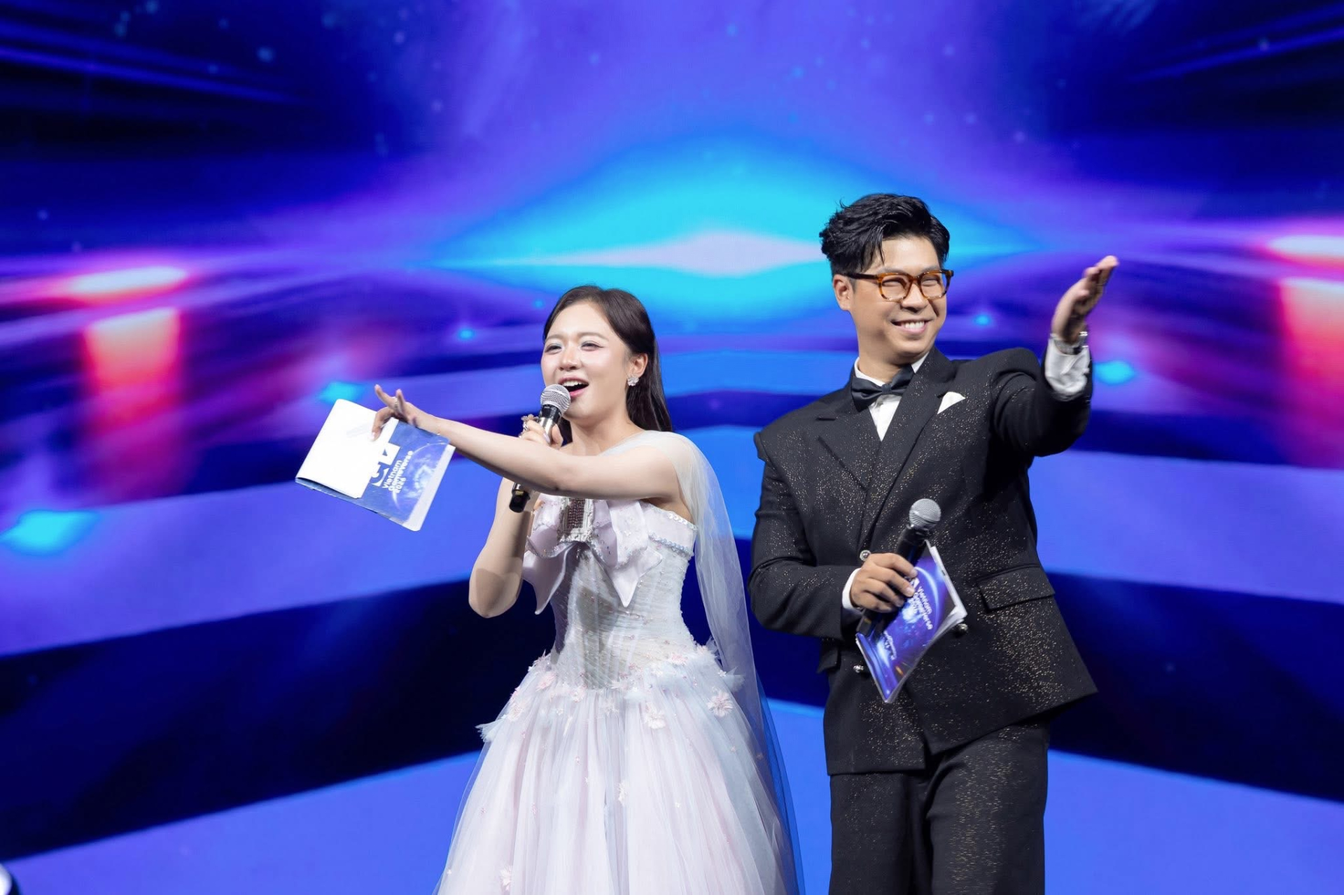 Vietnam GameVerse 2026 MCs Steal the Show with Stunning Looks 2 img7821 082257 1778379436162 1778379436312280923018
