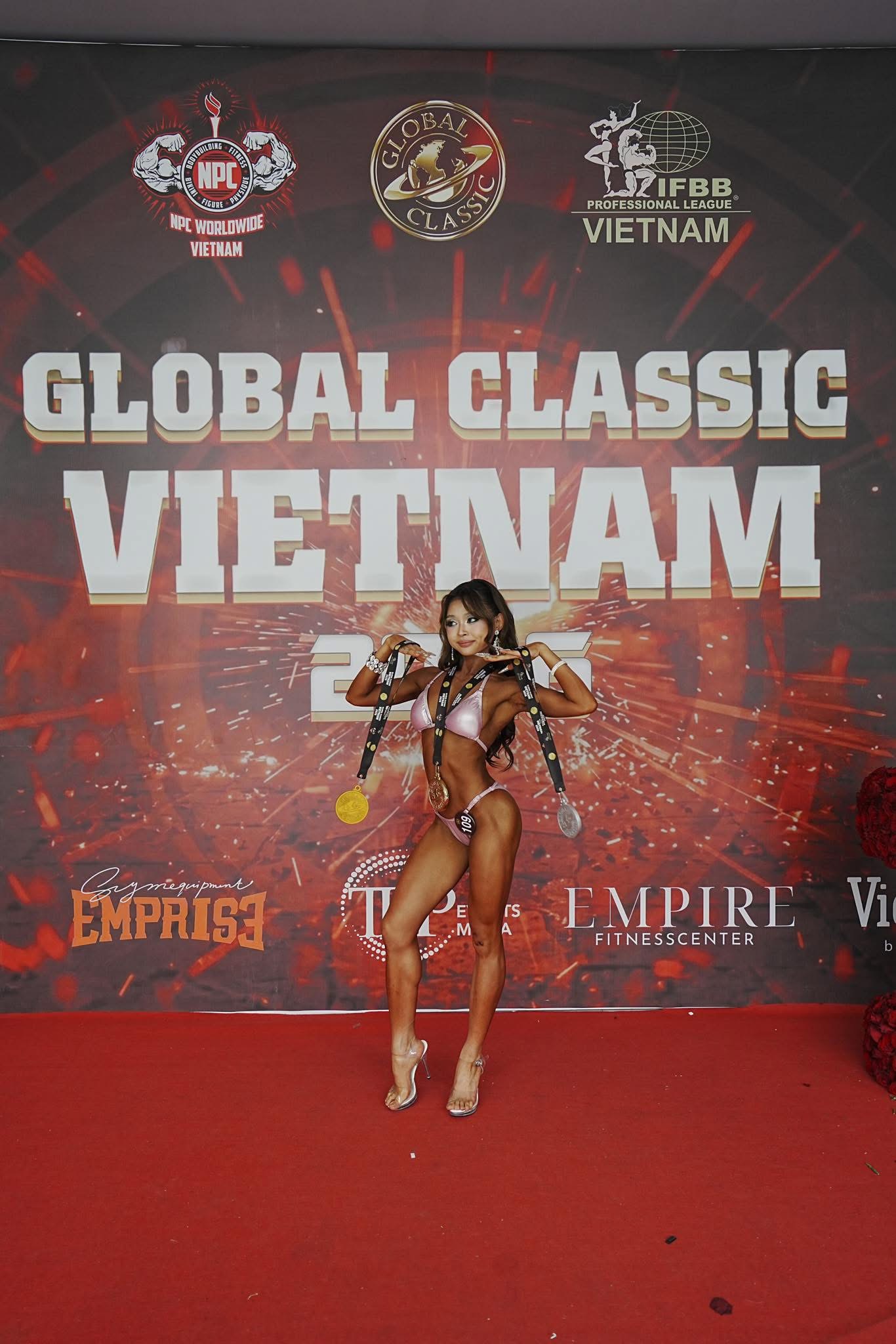 Thao Linh showing off her strong, fit physique