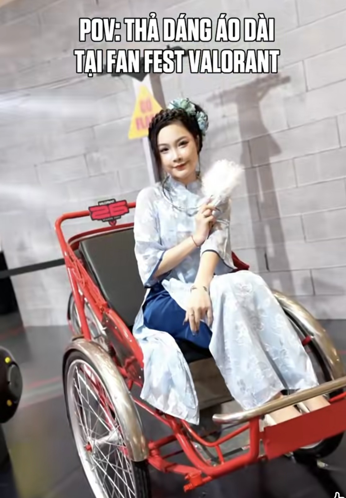MC Nana in ao dai at VCT Pacific Ho Chi Minh