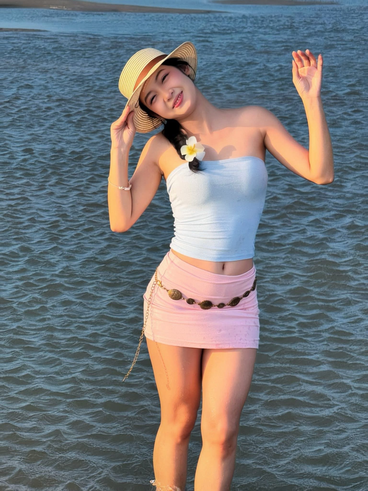 Hà Phi Yến’s Smile Steals the Spotlight Without a Bikini 3 Hà Phi Yến smiling in casual outfit