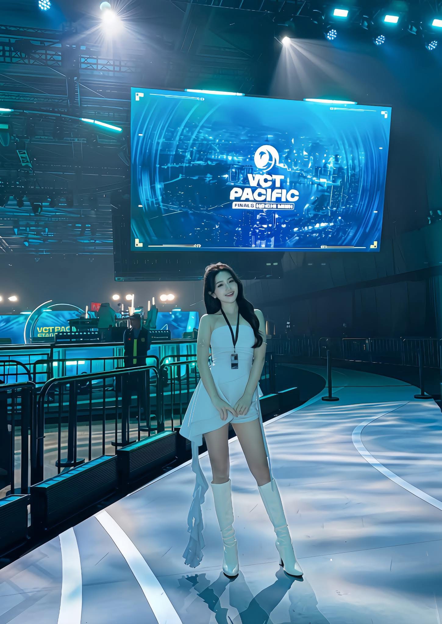 MC Linh Nắng Stuns as Red Viper at VCT Pacific Return 1 MC Linh Nắng as Red Viper