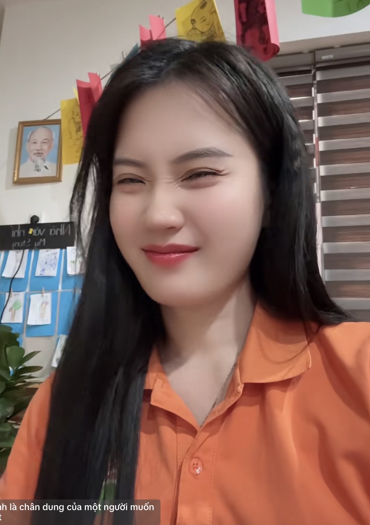 Teacher Dung in casual teaching outfit