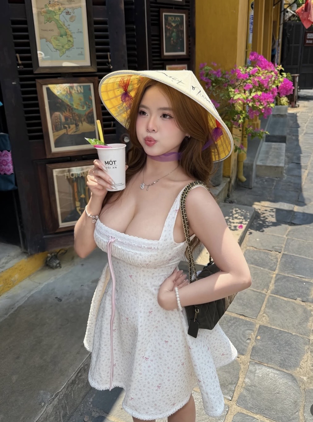 Ngoc Tuyet posing outdoors
