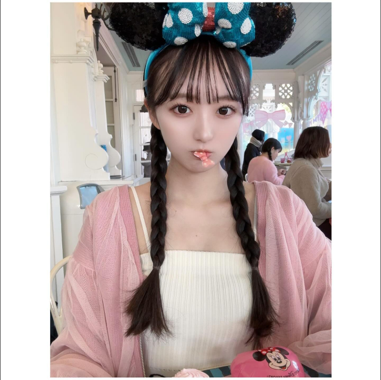 Hibino Mena portrait