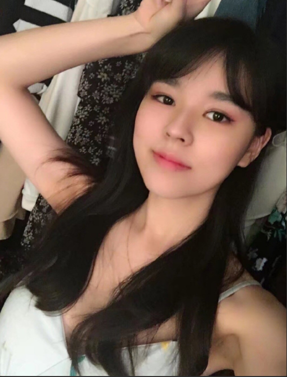 Streamer Mozi Breaks Up Over Boyfriend's Smoking Habit 4 Mozi on stream