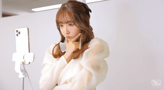 Yua Mikami Shares How She Films Her Viral TikToks, Admits It’s Tough Work 3 Yua Mikami TikTok clip behind the scenes