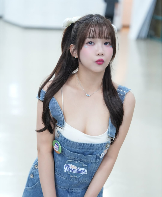 Hung Tsai-yu looking distressed