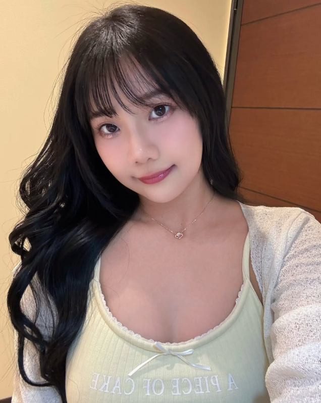 Screenshots of fake posts about Hung Tsai-yu