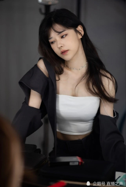 Streamer Mozi Breaks Up Over Boyfriend's Smoking Habit 1 Streamer Mozi