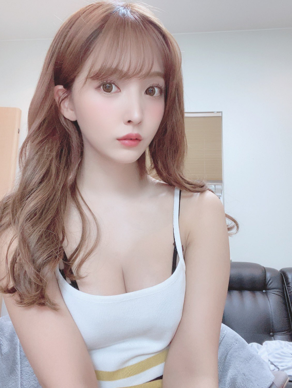 Yua Mikami Shares How She Films Her Viral TikToks, Admits It’s Tough Work 6 Yua Mikami TikTok filming