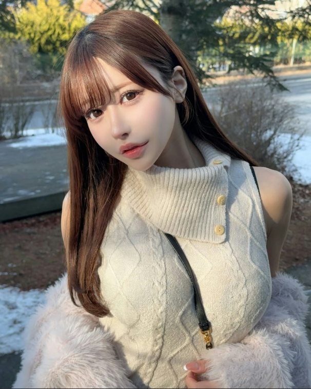 Shirata Mai in a bold new look