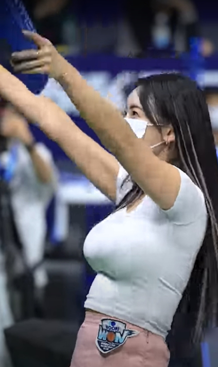 Cheerleader Lee Yoon Ji Sparks Buzz and Backlash Online 3 Lee Yoon Ji dancing energetically