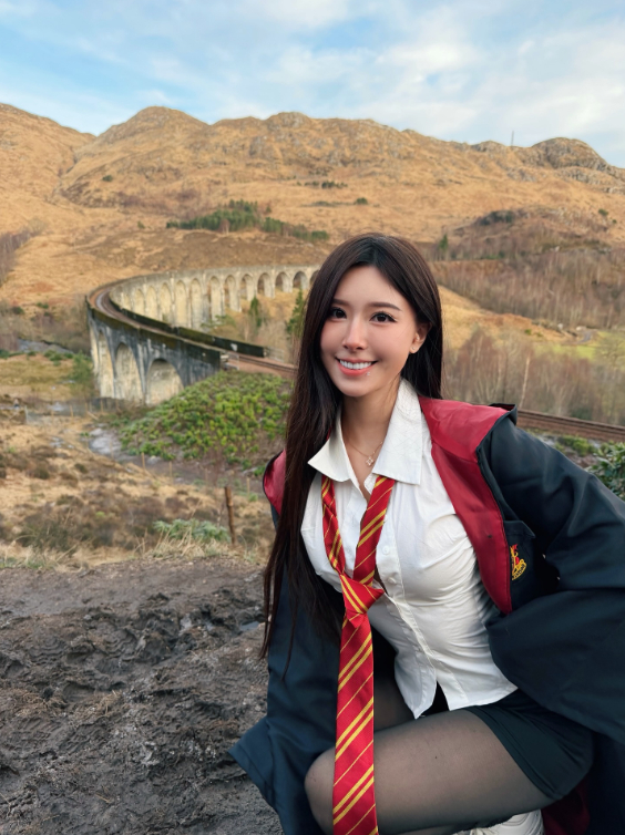 Veronica’s enchanting Hogwarts cosplay