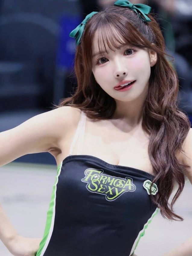 Hakata Iroha Claps Back at Critics Over Her Sexy Image 5 Hakata Iroha standing strong amid criticism
