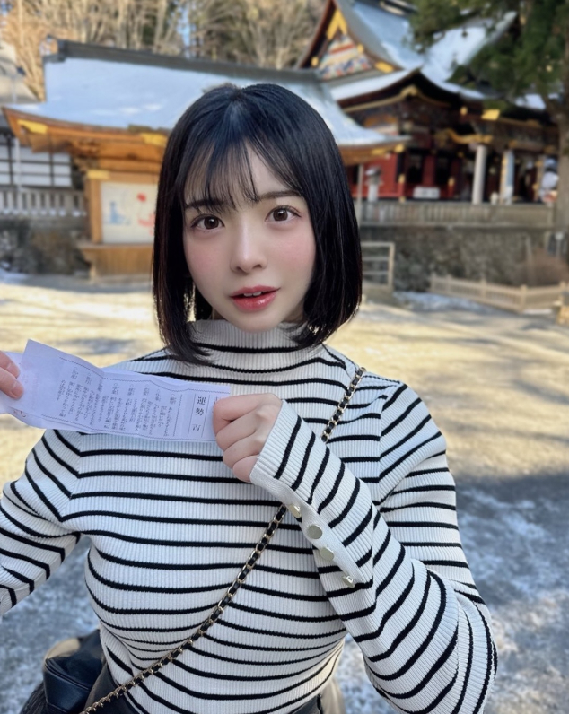 Hakata Iroha Claps Back at Critics Over Her Sexy Image 2 Hakata Iroha in a modern gravure shoot