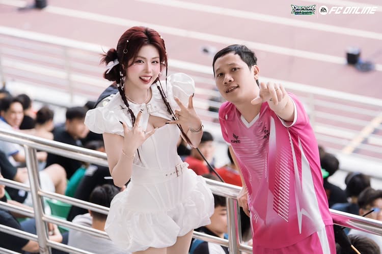 Quỳnh Sành Điệu at FC Online event day 2