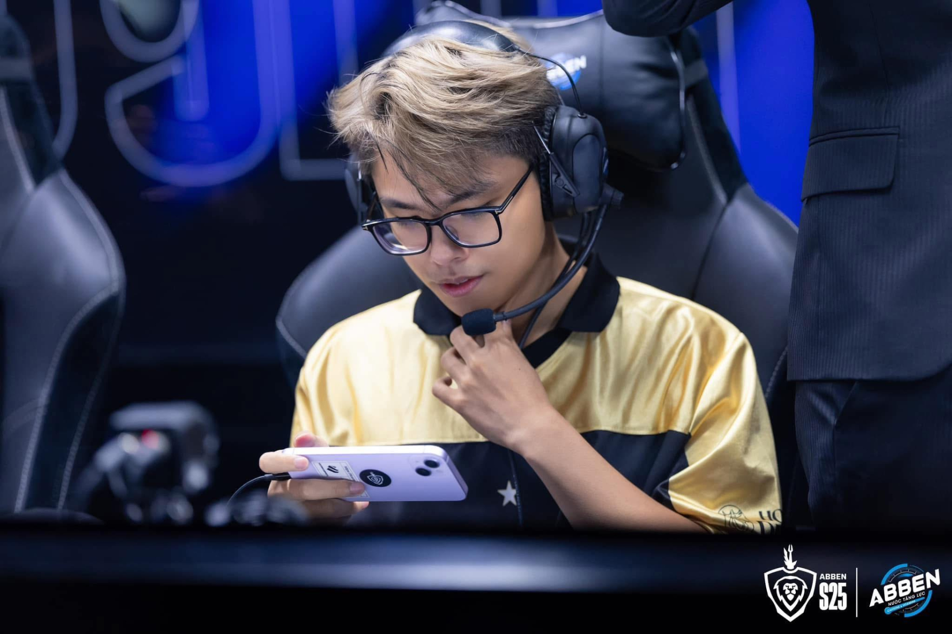 Lai Bâng Retires, Ending an Era with Saigon Phantom 2 Fans reacting to Lai Bâng's retirement