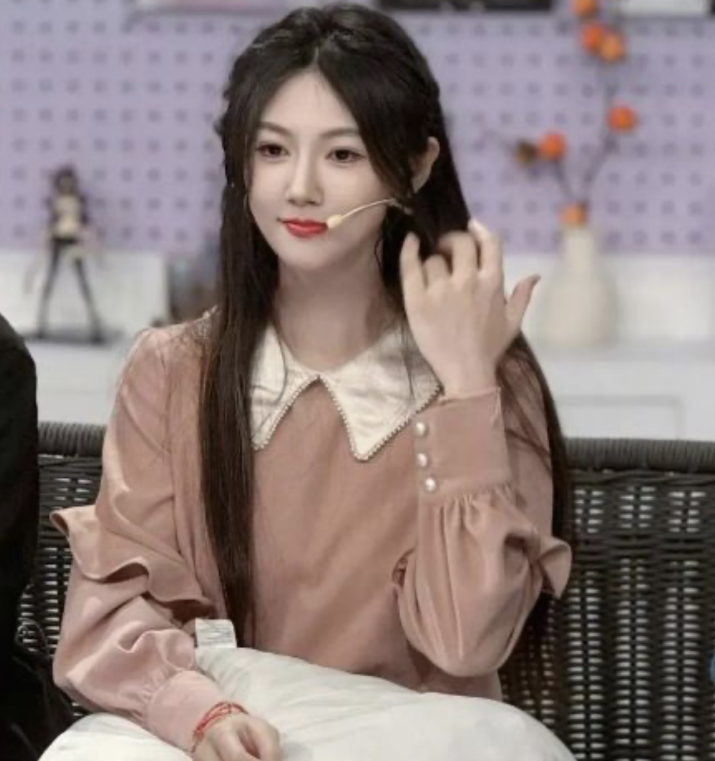Xiao Cang during a livestream