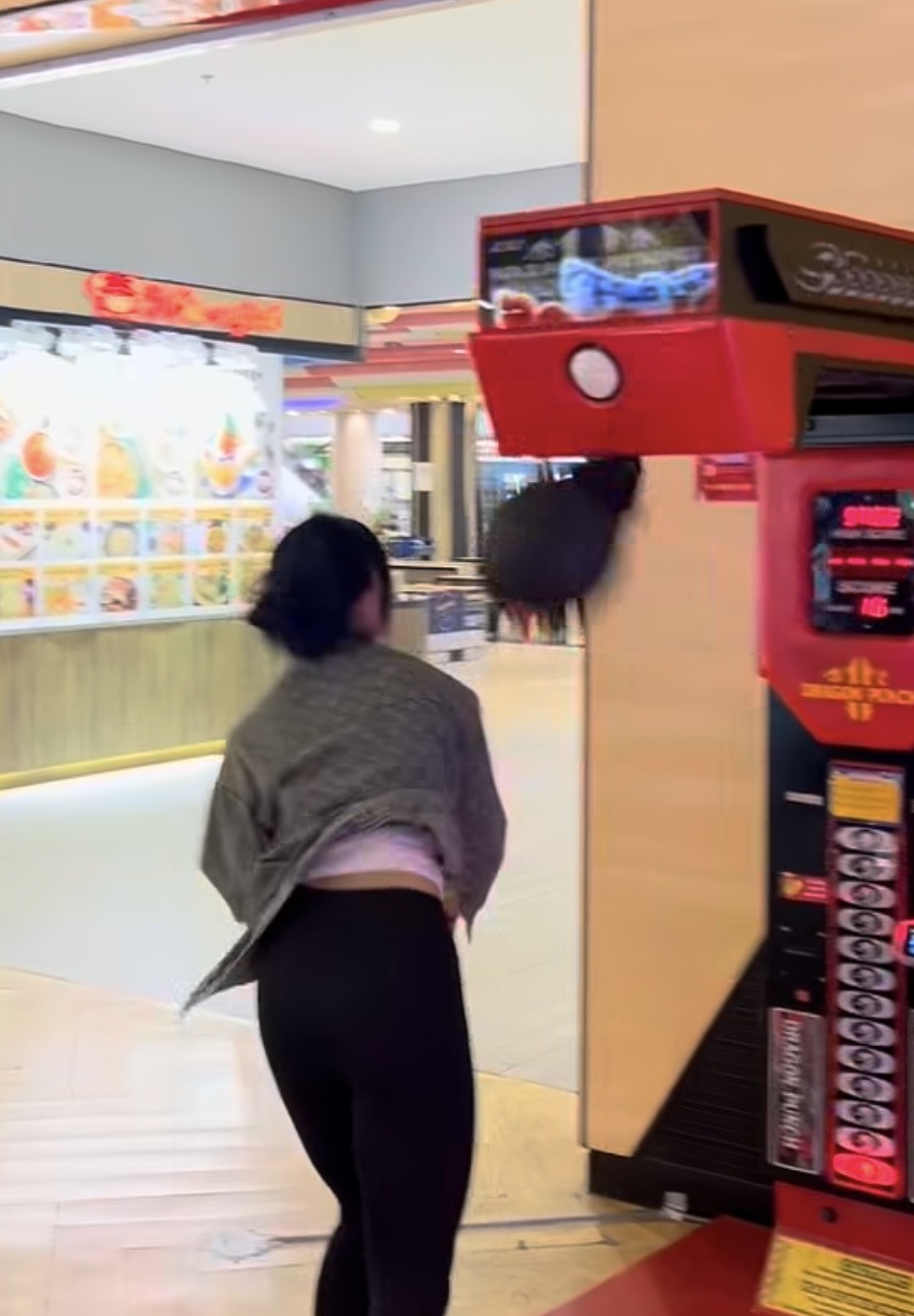 Punching game machine scoreboard showing high score