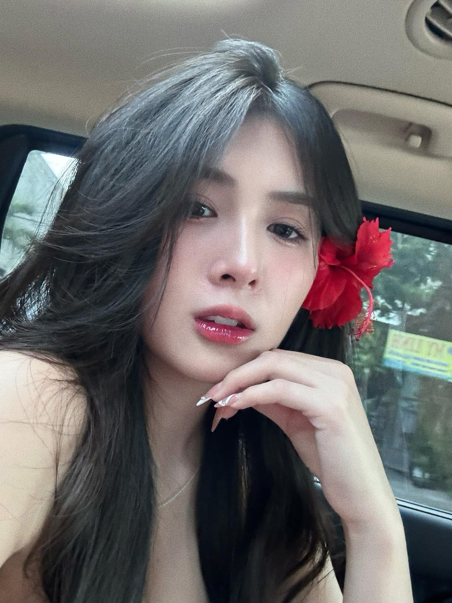 Quỳnh Alee's signature fresh look