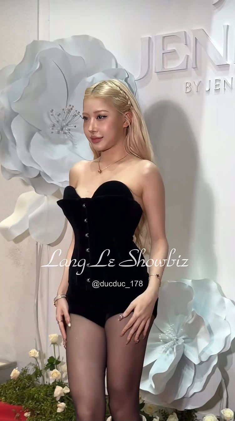 Vietnamese Rosé candid photo