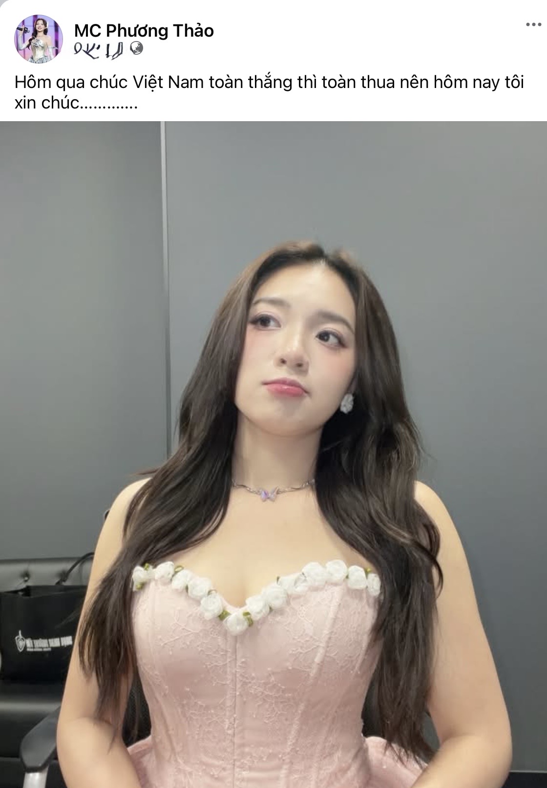 Phương Thảo interacting with fans online