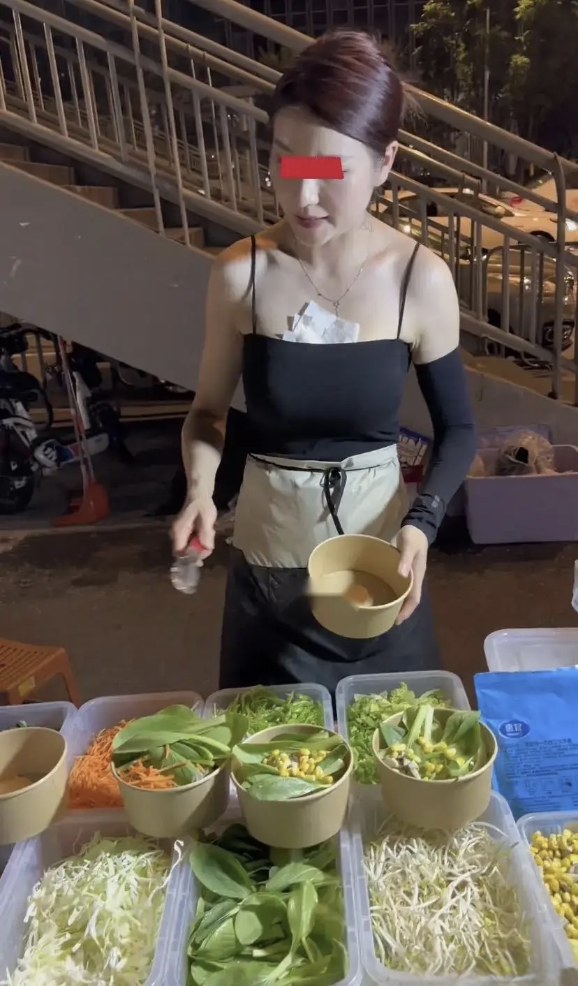 Song Ying at her fried rice stall
