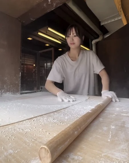 Ex-Nurse Turns Udon Chef and Becomes Viral Sensation 1 Ayane Takeuchi kneading udon dough