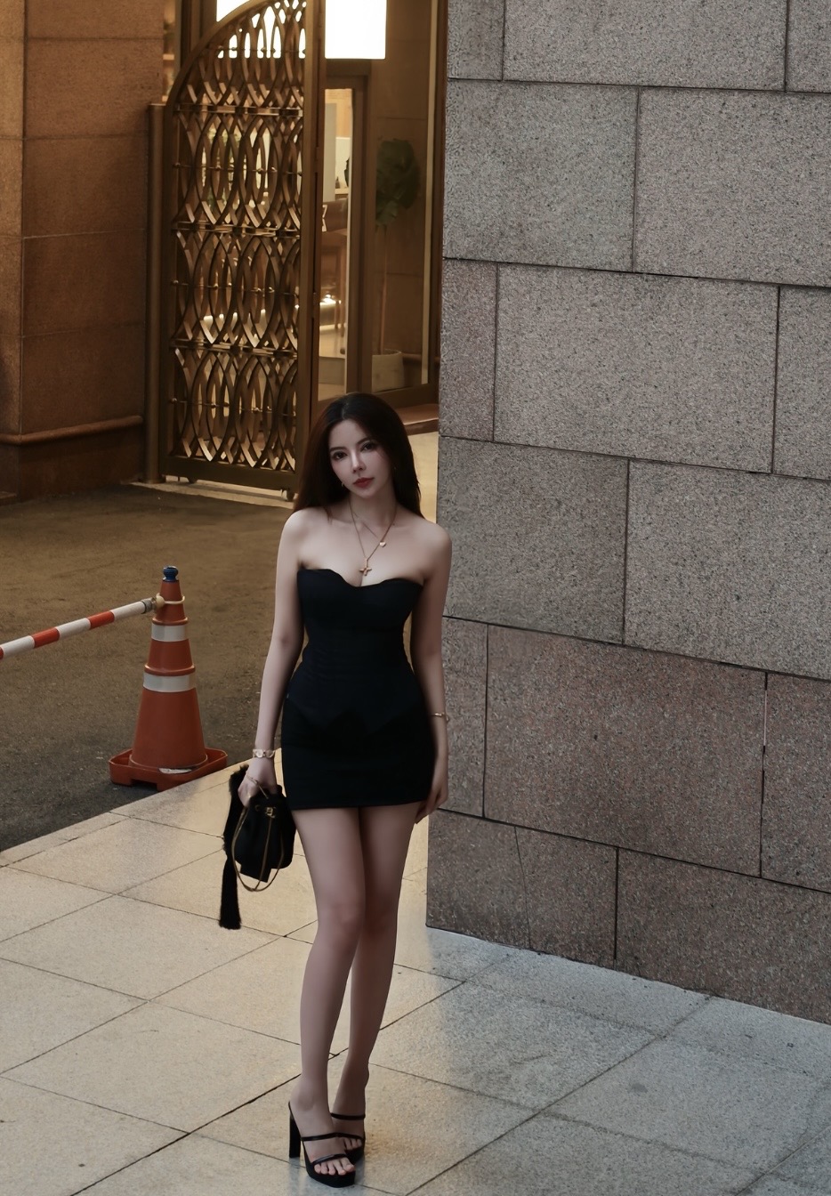 Ohsusu Drops Stunning Photos That Leave Fans Breathless 8 Ohsusu elegant look