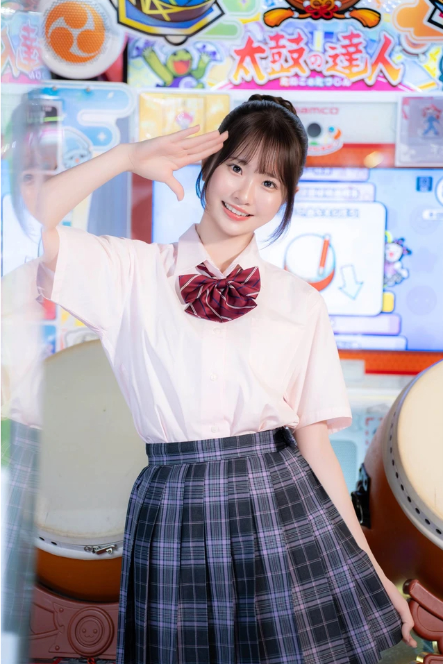 New Japanese Hot Girl Shirakami Sakiha Wows Fans with Stunning Look 1 Shirakami Sakiha posing in a stunning outfit